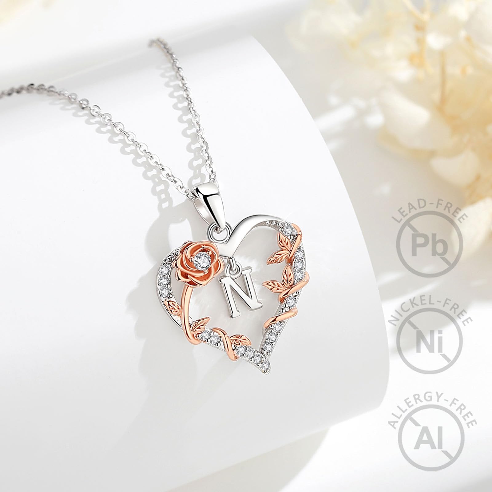 EUDORA Harmony Ball Collana con iniziali a Cuore Rosa per Donne, Lettera dalla A alla Z Collane con Iniziali dell'Alfabeto in Rame Placcato in Rodio Iniziali con Ciondolo Regali di Gioielli, 18"