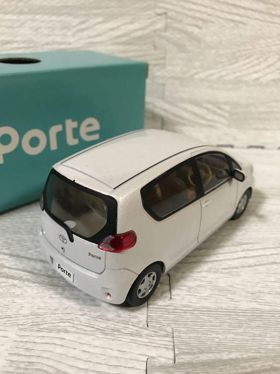 Amazon | 1/30 トヨタ 旧型ポルテ 前期 カラーサンプル ミニカー