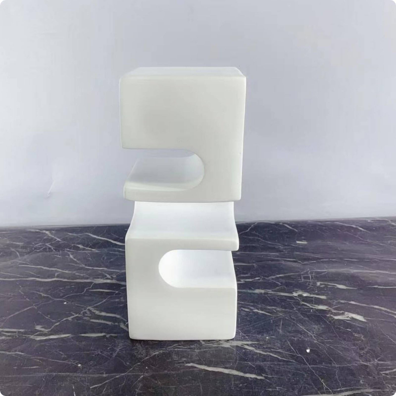 Colcolo Skulptur Abstrakte Harz Skulptur Statue Figur Dekoobjekt Nordischer Minimalismus mit Sanften Vertiefungen Leichtes Kunstharz für Einrichtung Wohnzimmer Hotelzimmer, Weiß, 9-9-38cm