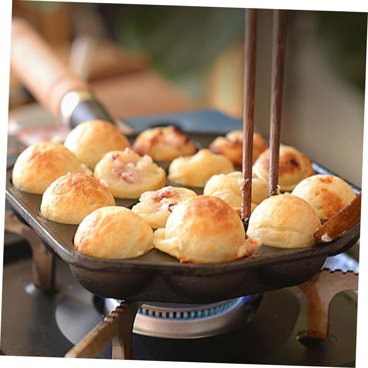 14-Cavity Cast Iron Grill Pan Wooden Handle Non-Stick Baking Mold for DIY Kitchen Cooking for Preparing Japanese Snacks and Treats