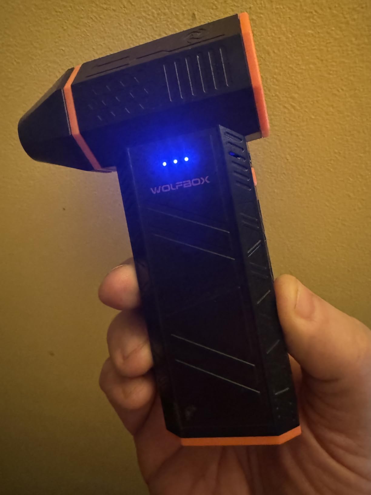 WOLFBOX MF50 Compressed Air Duster-110000RPM Super Power Cordless Air Duster, 3-Gear Adjustable Mini Blower with Rechargeable Battery, Dust Blower for Computer, Keyboard, House, Outdoor and Car photo review