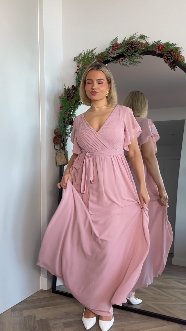 Amazon.com: Ever-Pretty Women's Spring Chiffon Bridesmaid Dresses V-Neck  Ruffle Sleeves Ruched Sash A Line Summer Formal Dress Black US2 : Clothing,  Shoes & Jewelry
