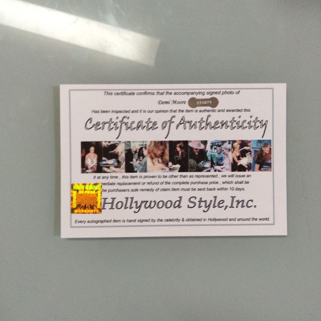 Amazon.co.jp: お宝…デミ ムーア直筆サイン入り2Lサイズ写真…素顔のま  