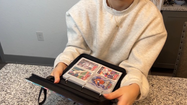 Amazon.com: Trading Card Binder 4-Pocket 400 Card Holder with
