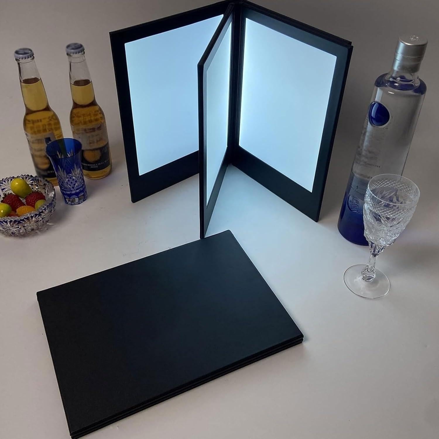 Soporte de cubierta de menú iluminado recargable, panel dual retroiluminado personalizable para restaurantes, bares y comedores, diseño plegable, tamaño A4