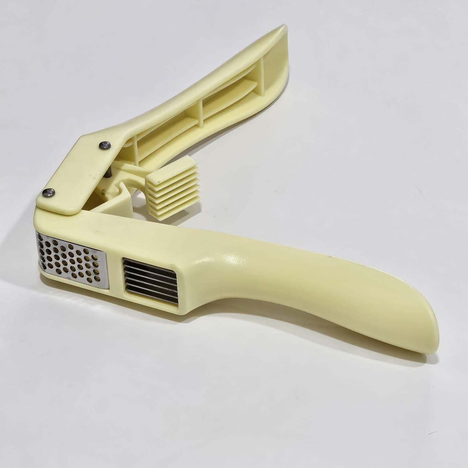 Timber Kitchen2 in 1 Garlic Press Garlic Mincer Chopper - Food Crushing Garlic Mincer and Slicer Garlic Crusher Tool Professional Kitchen Gadgets Mincer Small Countertop,Yellow, TJ331