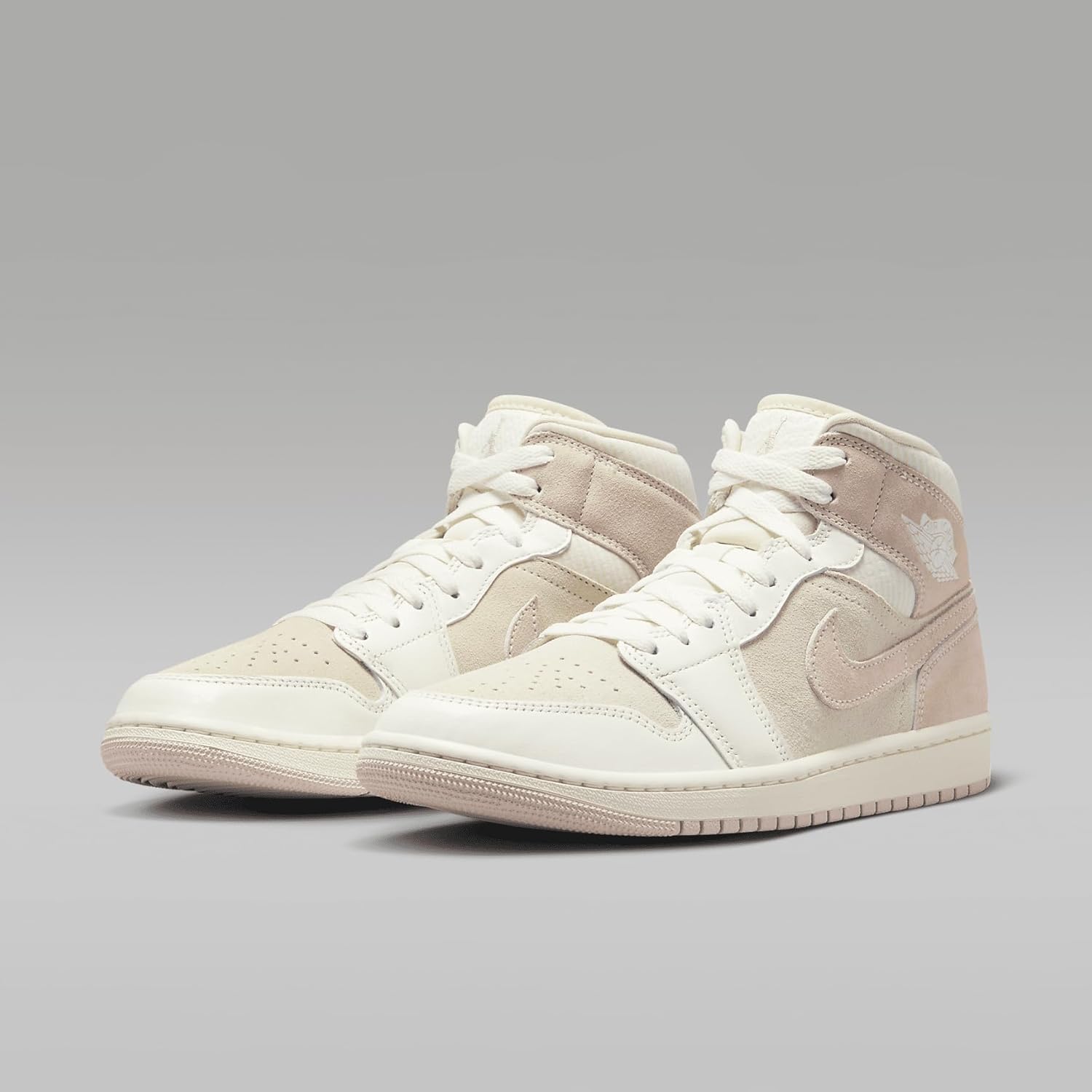 Nike Women's Air Jordan 1 Mid SE Sneaker