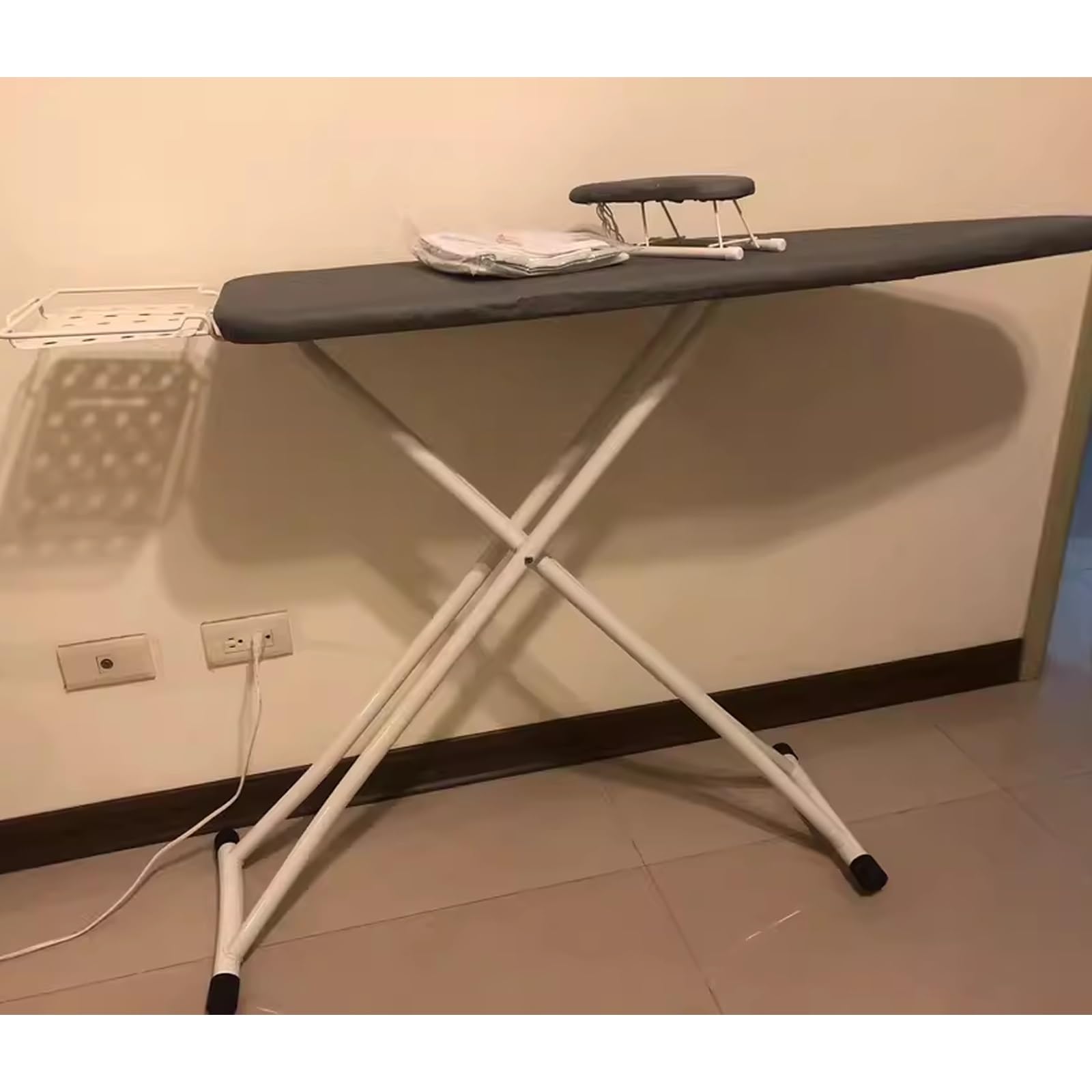 Tabla de Planchar Plegable Que Ahorra Espacio Diseño Móvil con Soporte para Plancha Viajes y Espacios Pequeños(110 * 31 * 86cm)