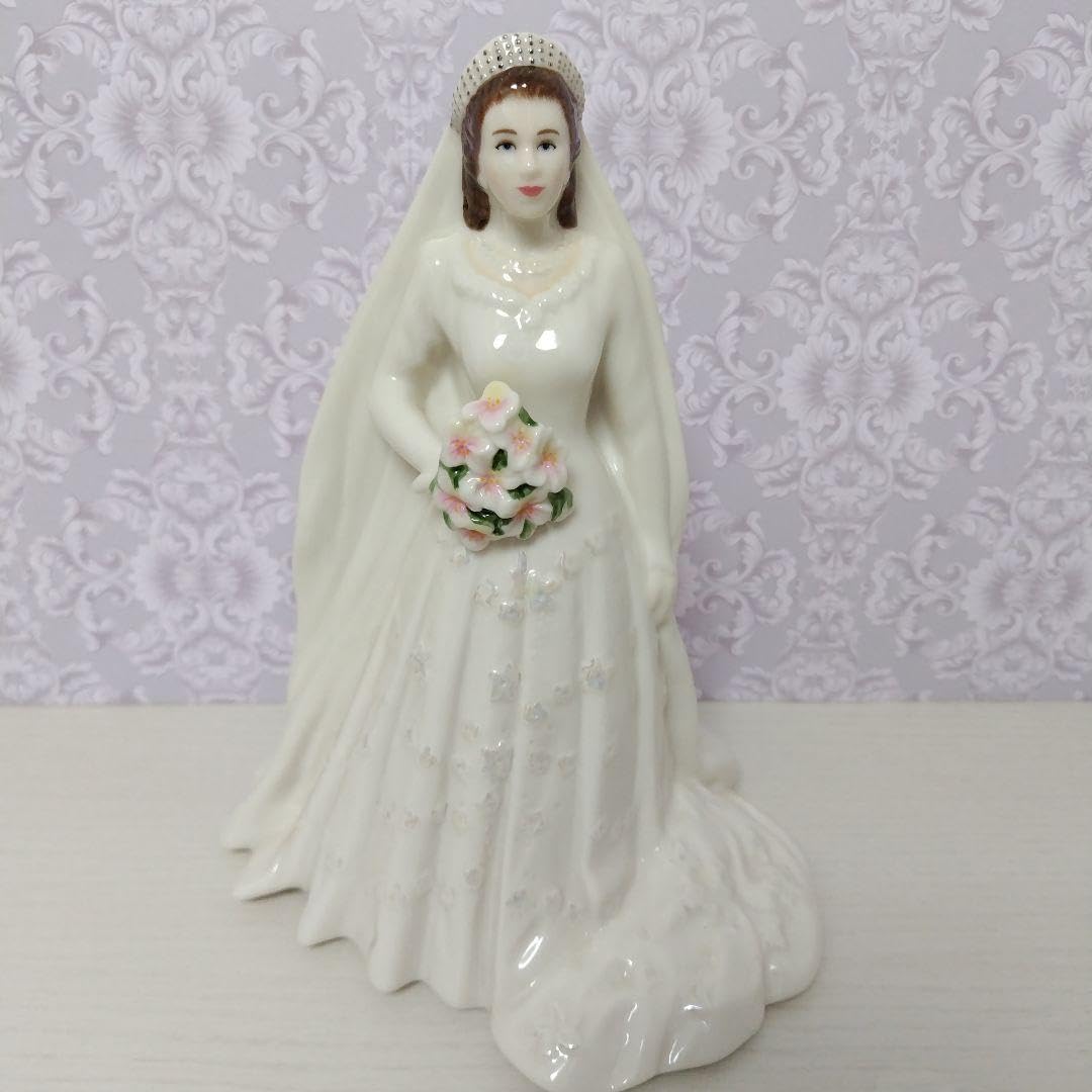 Amazon.co.jp: 箱付きロイヤルウースター エリザベス女王2世 フィギュ 