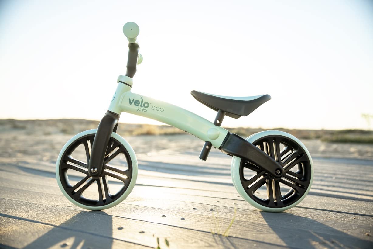 Yvolution Rowerek Velo Junior ECO Niebelski - ECO - Hergestellt aus Recycelten Angelnetzen - Ab 18 Monaten - Schwarz