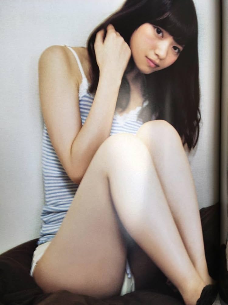 西野七瀬　生写真118枚 ① Amazon.co.jp: 西野七瀬(46) 1st写真集「普段着」生写真付き