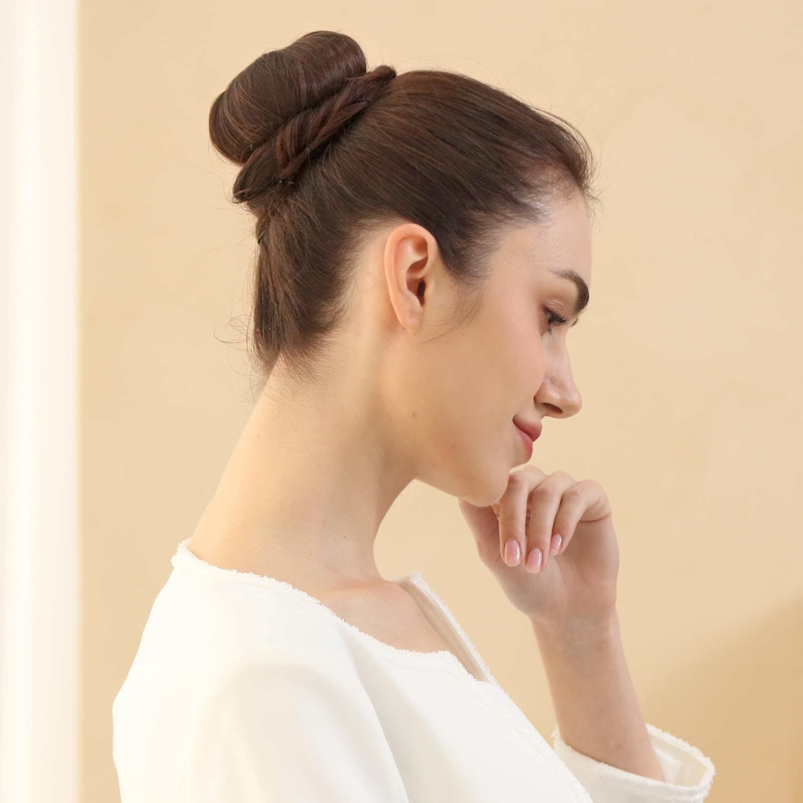 Juego de 7 donas de pelo para moños (1 extragrande, 2 grandes, 2 medianas y 2 pequeñas), 10 redes invisibles para moños, 20 alfileres, 5 lazos elásticos para el cabello, color negro, máquina 7