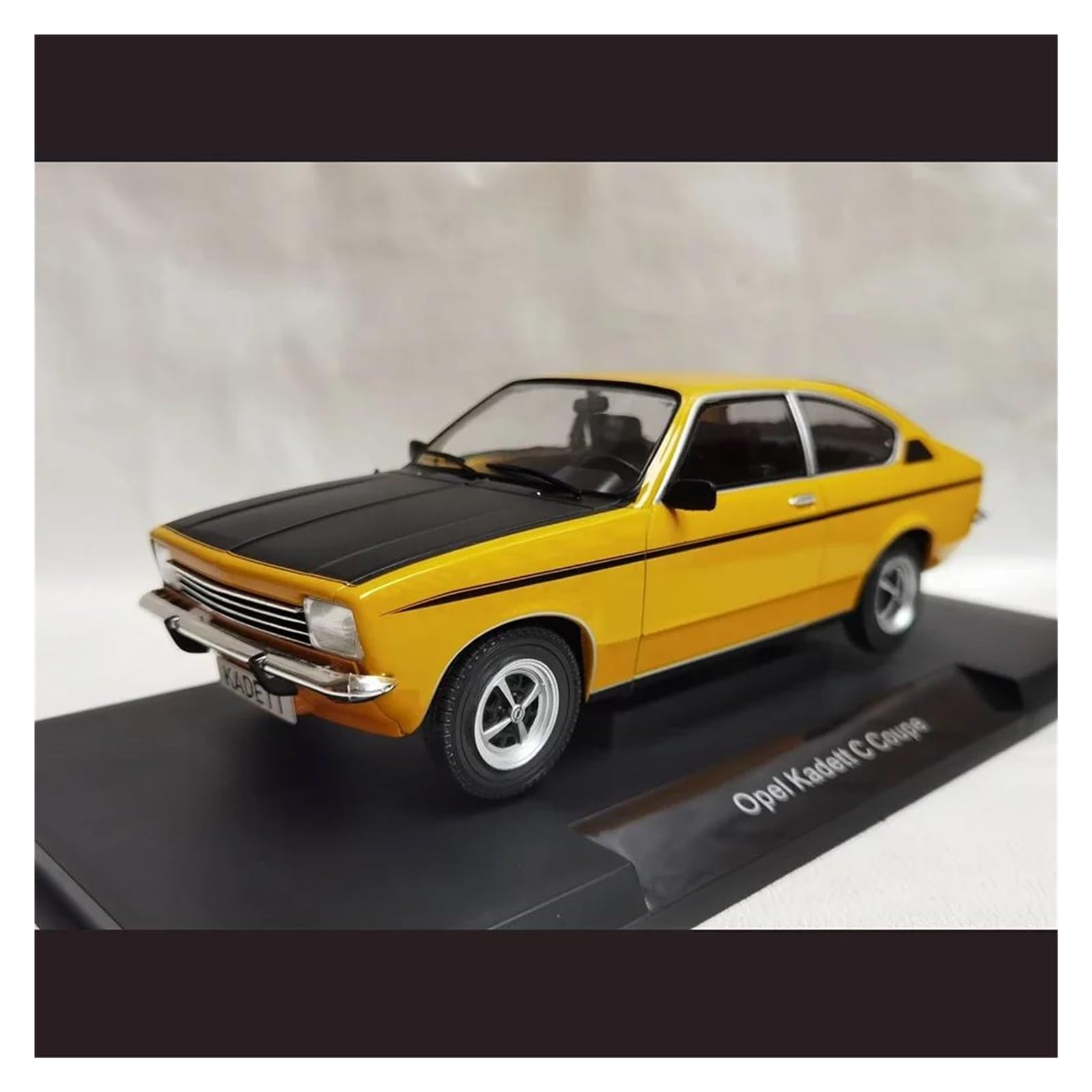 Metallo Scala Replica 1 18 Per Opel Kadett C Coupe Modello auto lega pressofusa Serie decorazioni per la casa Hobby Veicoli Giochi Set