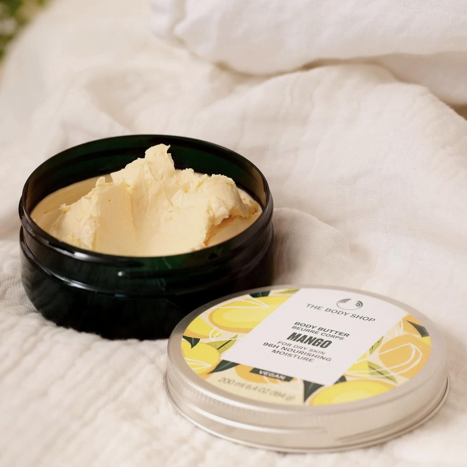 The Body Shop Mango Geschenkset – veganes Pflegeset mit Duschgel 250ml, Körperbutter, Körperspray, Handcreme & Luffaschwamm – tropischer Duft – Geschenk für Frauen