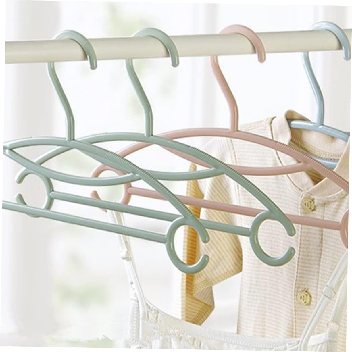 20pcs Non-Slip Clothes Hanger Plastic Closet Organizer for Boy Girl Lightweight Design Green Blue Pink for Nursery and Boy Girl's Clothing