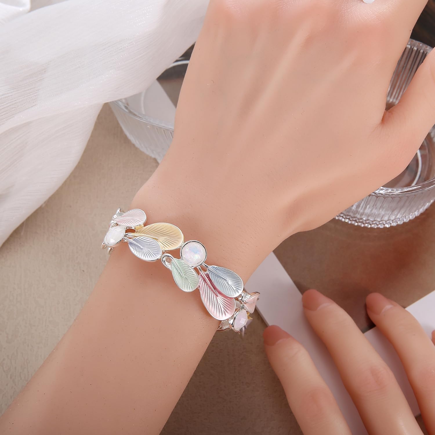 LUREME Boho Feather Bracelet - Multicolor Enamel & Metal Stackable Bangle for Women, Adjustable Elastic Jewelry (bl003625) - Image 3