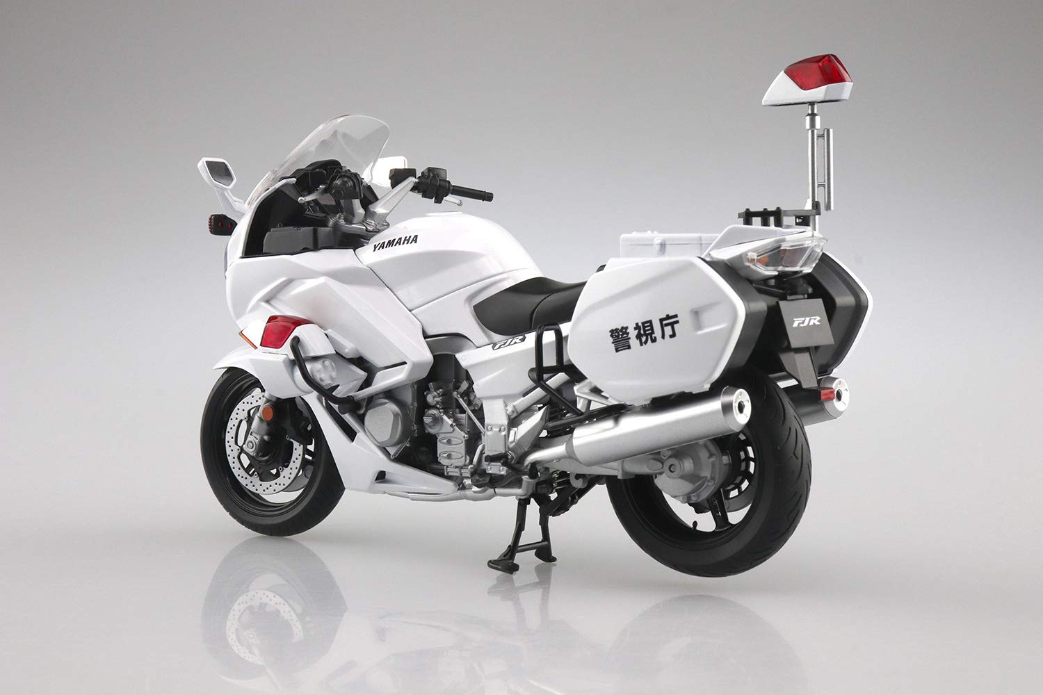1/12 完成品バイクシリーズ　CB1300P（白バイ）　警視庁　バイク 1/12 完成品バイク CB1300P（白バイ）大阪府警【81495】 | アオシマ