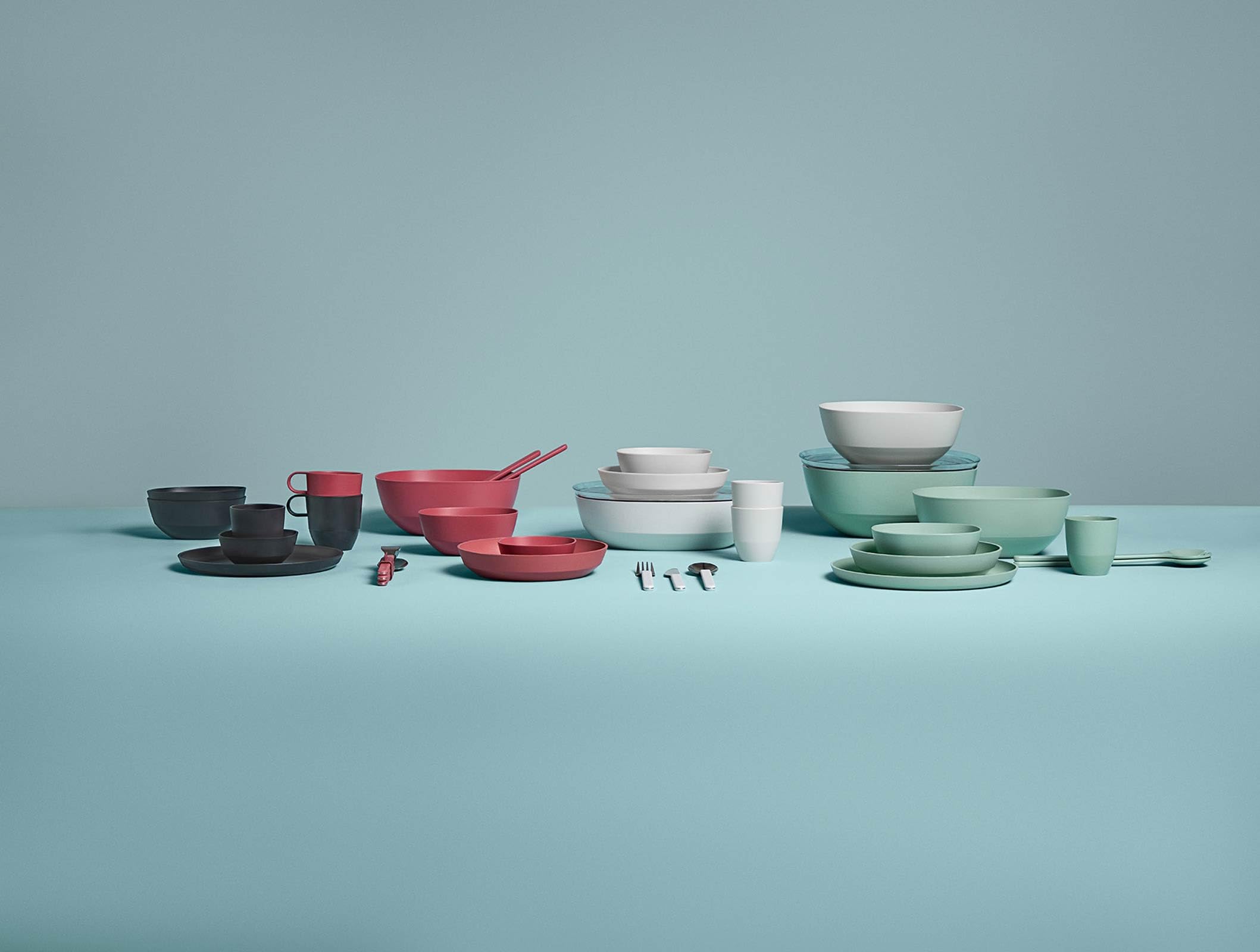 Mepal Frühstücks-Set 12-teilig Silueta Becher (300 ml), Teller (23 cm) und Schalen (750 ml) Outdoor-Geschirr für 4 Personen Spülmaschinen- und mikrowellenfest Kunststoff (PET) Nordic Sage