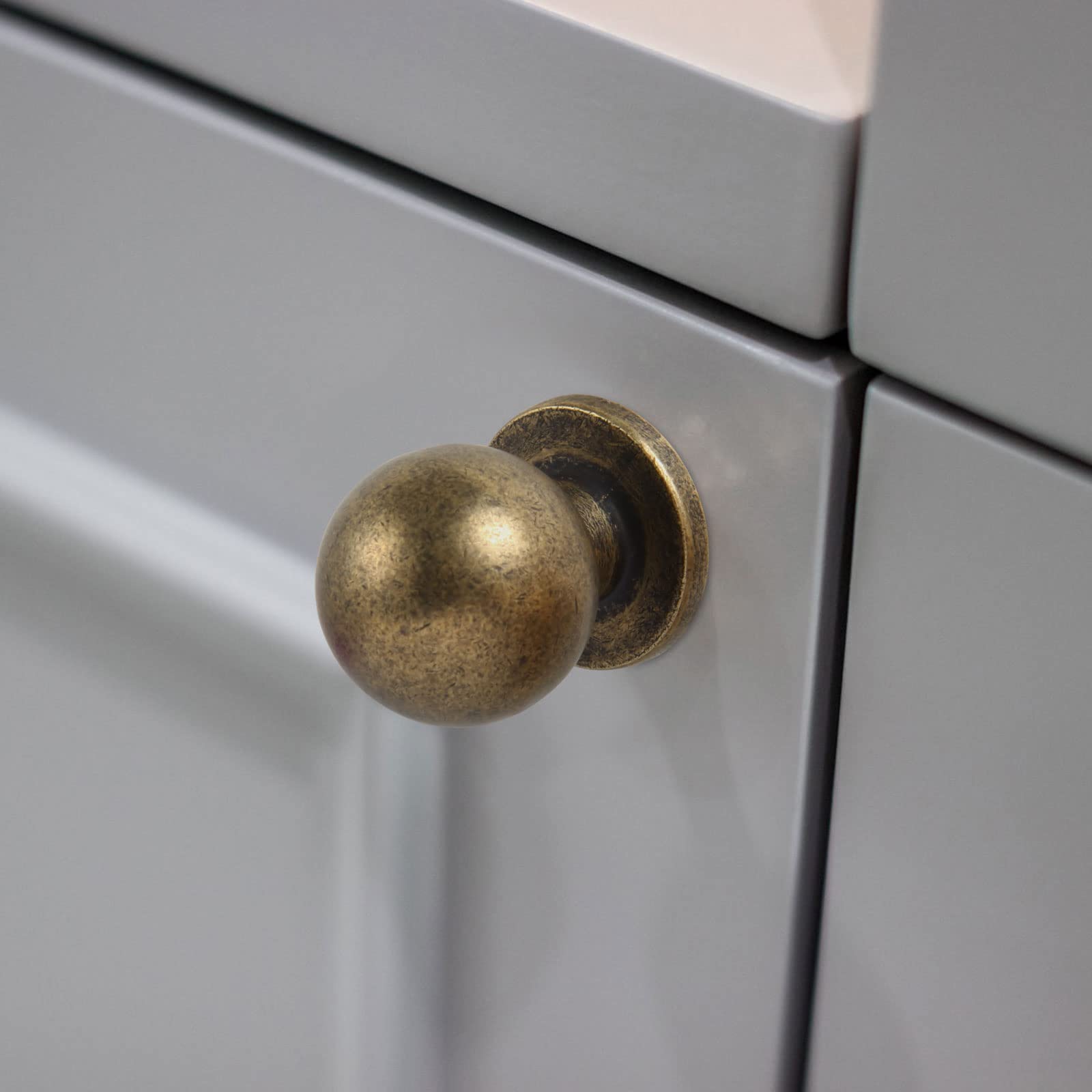 KHTUMEWARE-88222AE18 Round Knob, Antique English Brass, 1 in (25 mm) in Antique English Brass — KHTUMEWARE