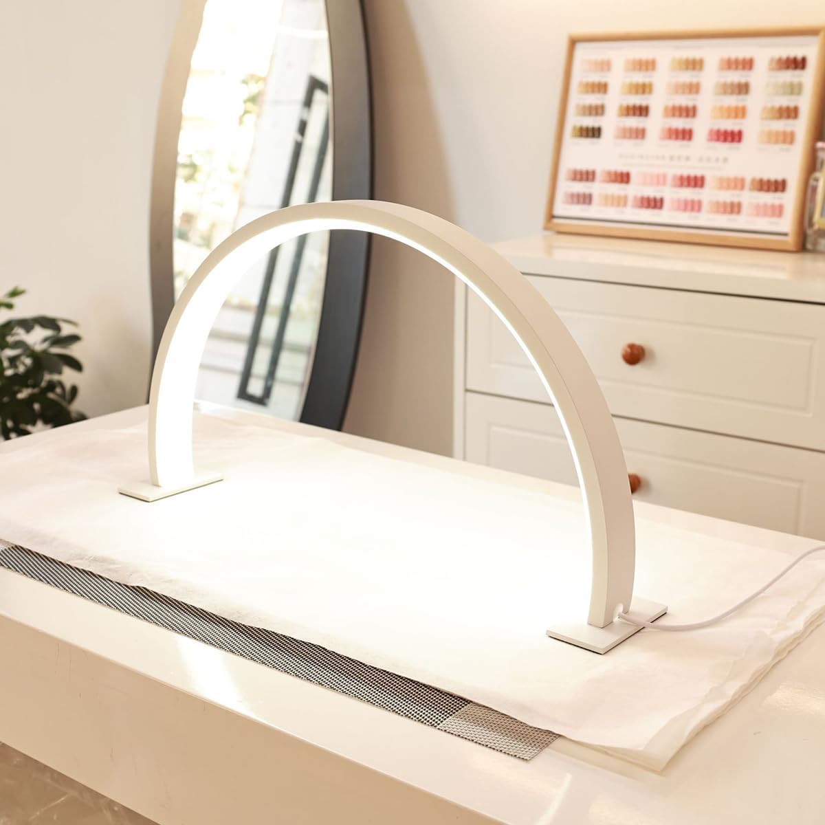 Lampe De Bureau USB Pour Ongles, Lampe En Forme De Demi-lune Pour Tatouage De Cils, De Bureau LED De Bureau Convient Aux Maquilleurs (Blanc)