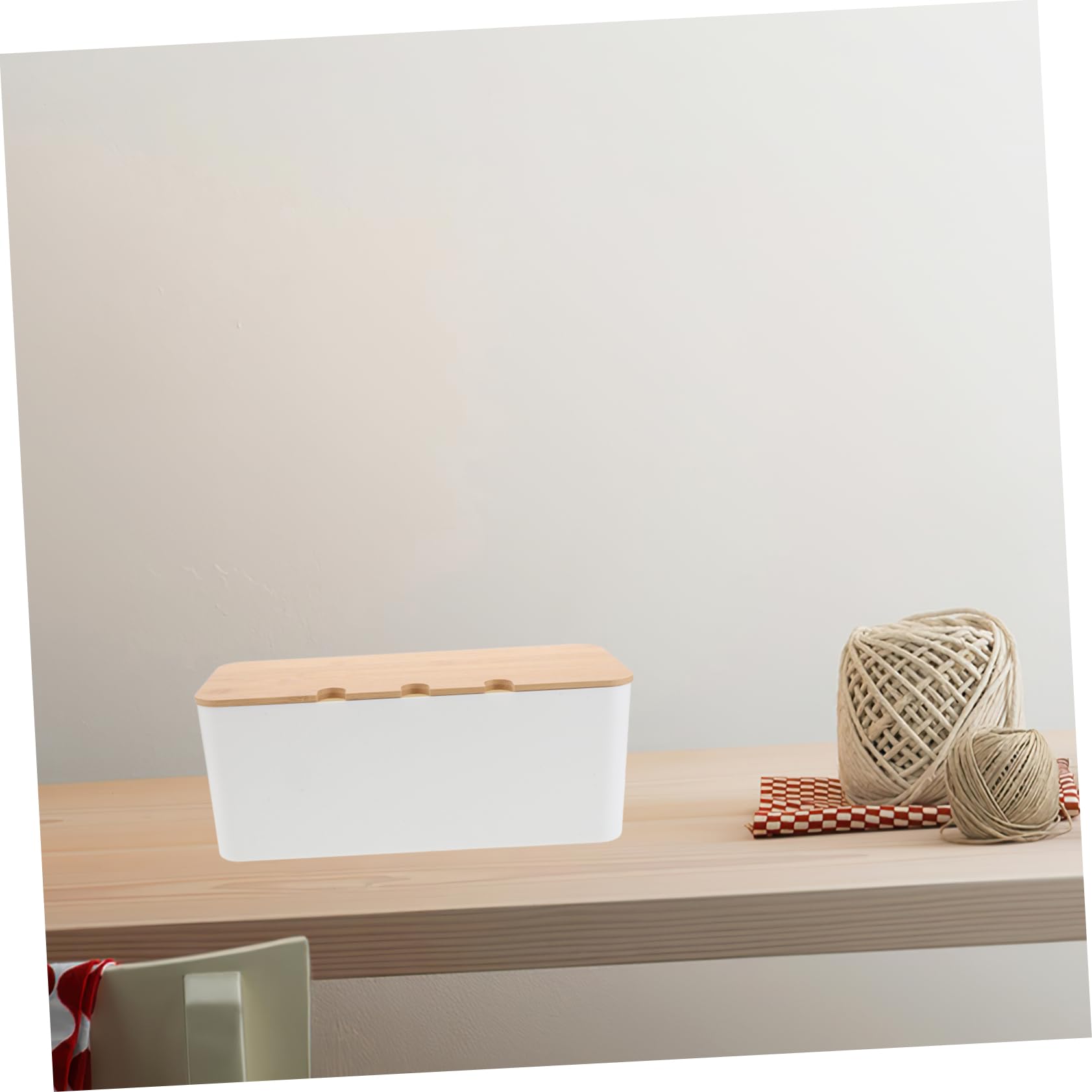 Caja Organizadora de Cables con Tapa de Madera y Orificios | Plástico y Madera, 1 Juego, Diseño Simple y Moderno, para Hogar y Oficina