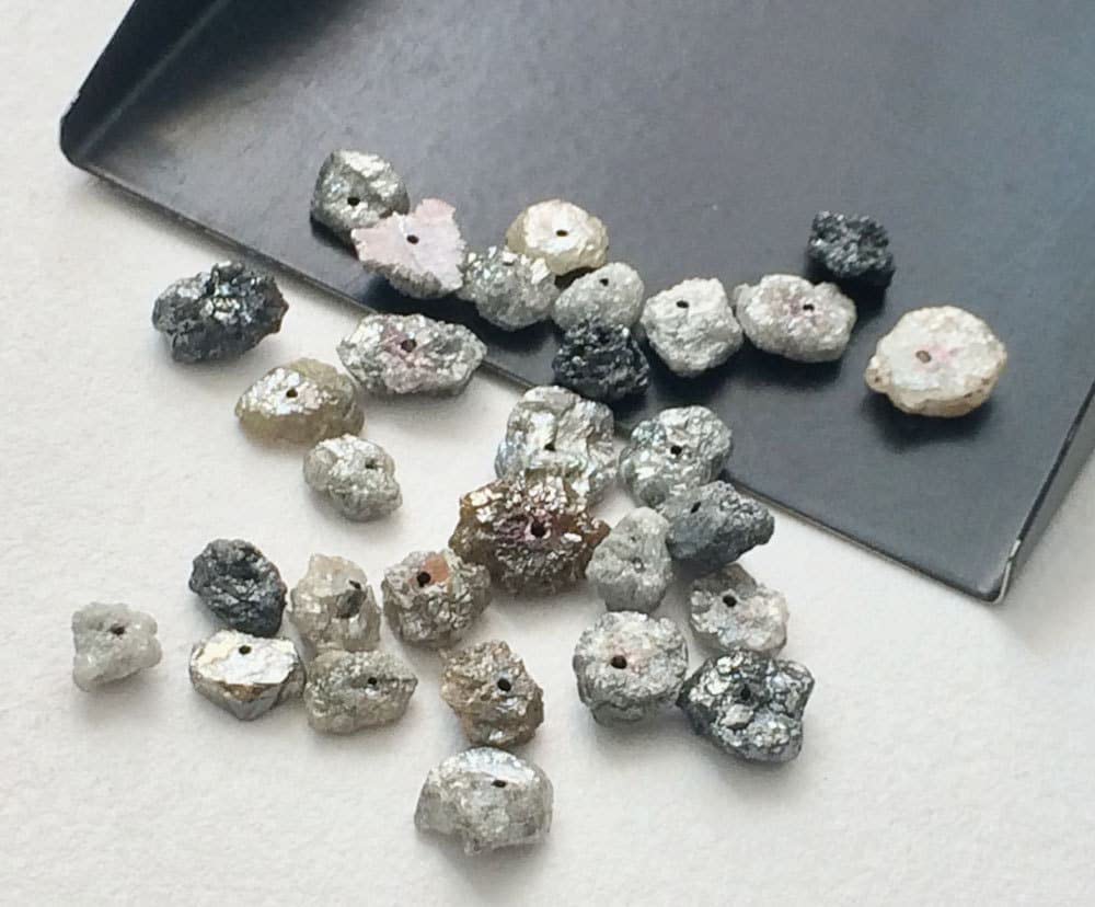 5-8 mm Multi diamenty, wiele nieoszlifowanych diamentów wywierconych, naturalny surowy diament, nieoszlifowany diament, wiele diamentów na biżuterię (opcje od 5 sztuk do 25 sztuk), 5 MM - 8 MM