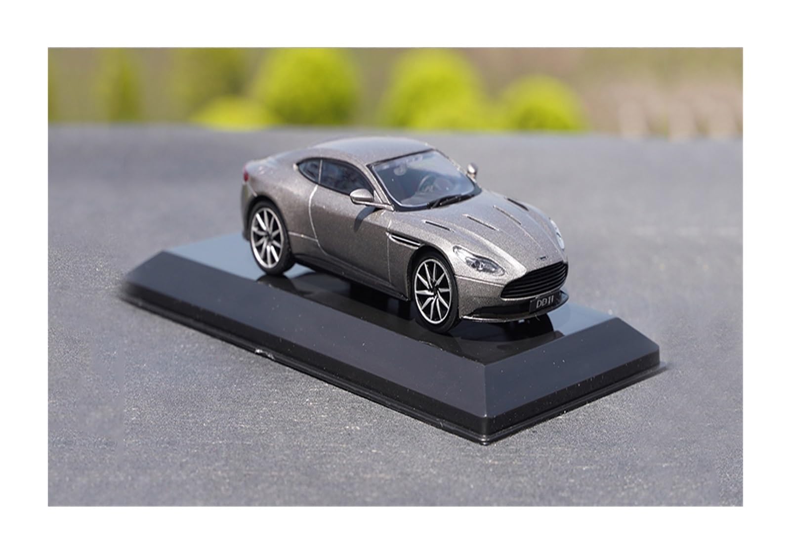 Amazon.co.jp: 1:43 合金車モデル: IXO アストンマーティン ASTON