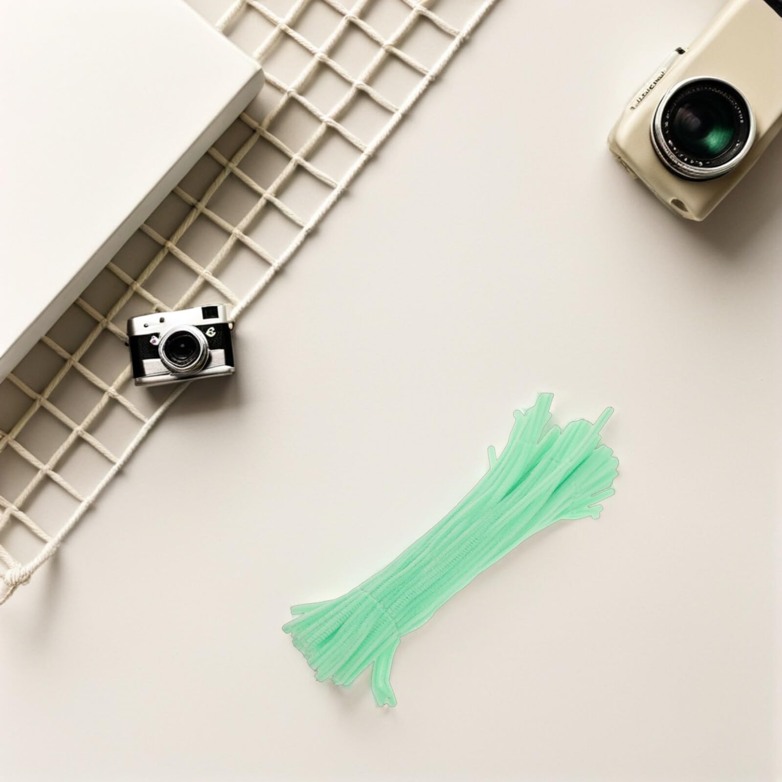 Scovolini Ciniglia per Bricolage 600 Pezzi Verde Chiaro | Peluche e Metallo, Fili Flessibili per Lavori Creativi, Adatti a Casa e Aula, per Adulti e Bambini