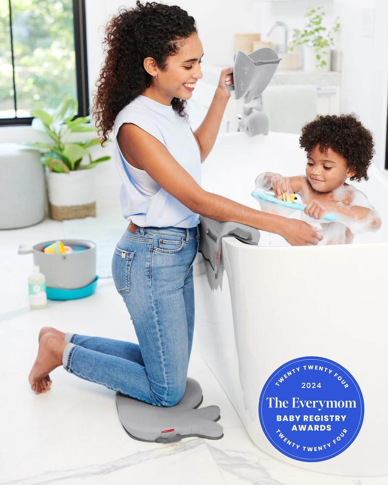 Skip Hop Skip Hop Moby Baby Bath Essential Set, Grey in use
