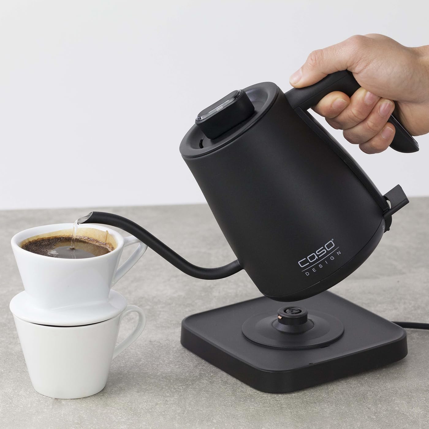 CASO Coffee Classic Kettle czajnik elektryczny, wysokiej jakości matowy czarny design z zakrzywionym dziobkiem wody, wnętrze ze stali nierdzewnej, idealny do parzenia kawy i herbaty