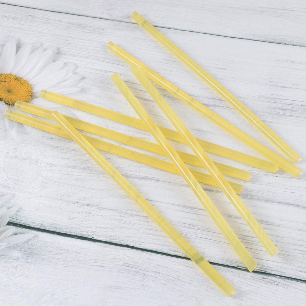 Uonlytech 100 Pièces Bâtons de Colle Chaude Thermofusible Colle Adhésive Jaune Flexible et Pratique pour Réparations à et Bricolage