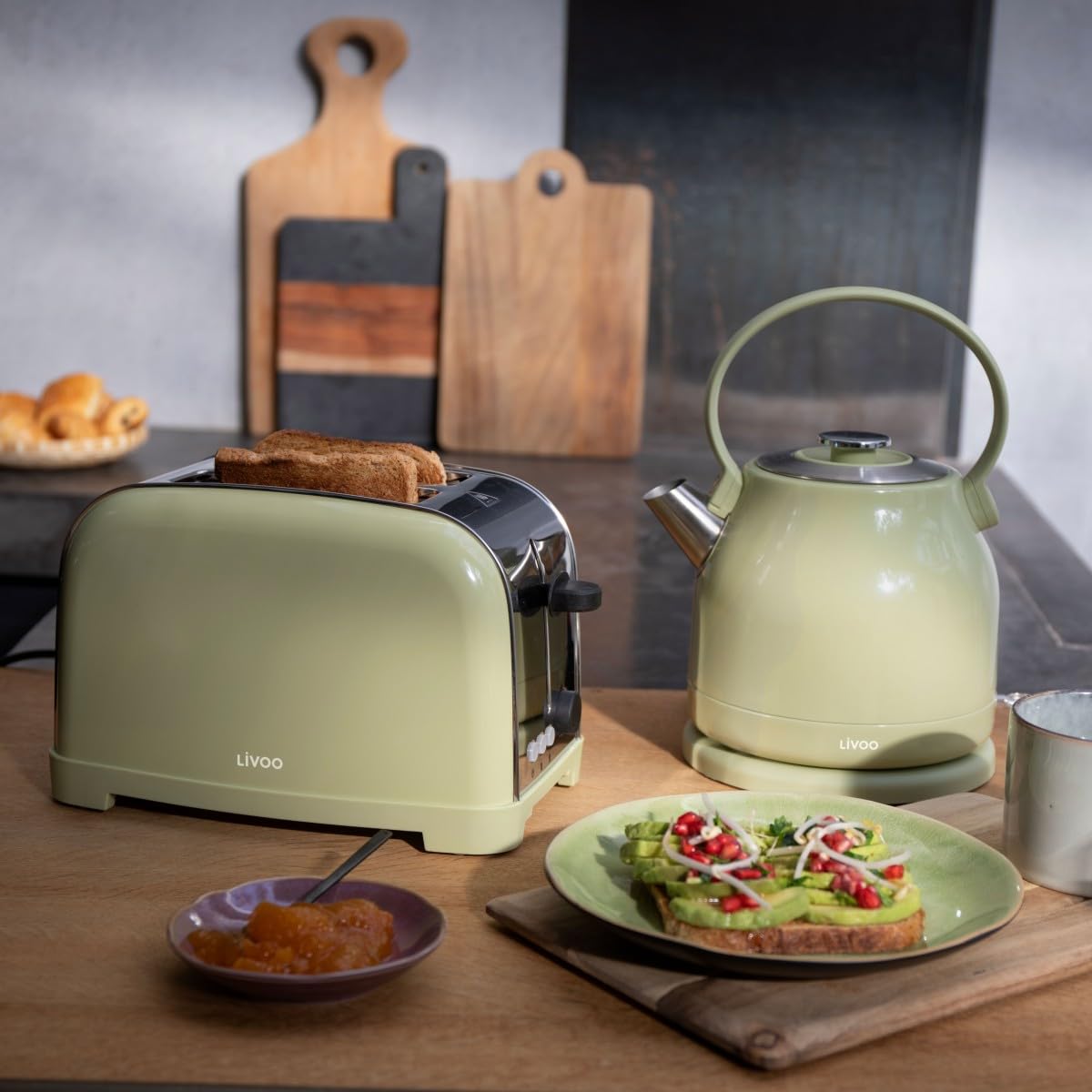 Livoo Czajnik retro 1,5L DOD202C - 1850-2200 W, stal nierdzewna, obrót o 360°, ukryty opór