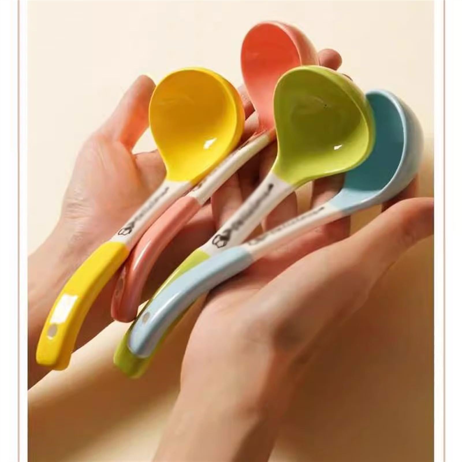 Cuillères à Soupe en céramique pour Usage Domestique Cuillère à Soupe à Long Manche pour Manger des Ramen Cuillère de Service Mignonne et élégante,Multi Colored