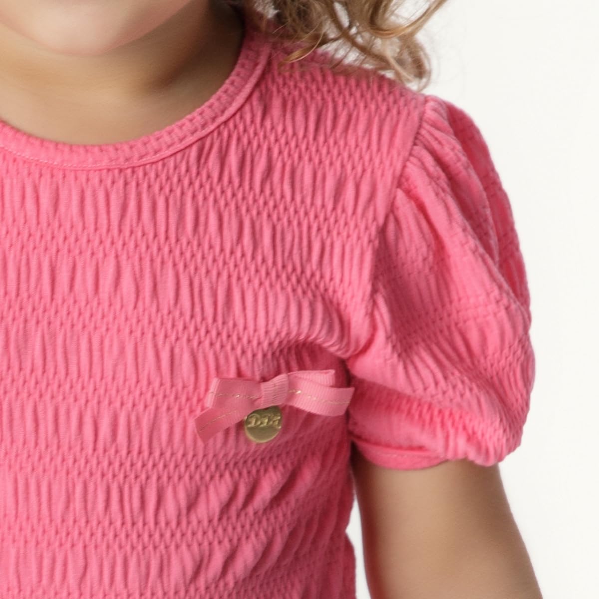 Blusa Infantil Malha com Laço – Menina Tamanho 1 a 4 em promoção! Veja a oferta e mais achadinhos de Meninas 2 Hoje é o melhor dia para comprar Blusa Infantil Malha com Laço – Menina Tamanho 1 a 4 com aquele preço maroto! Promoção! Aproveite a oferta! 2