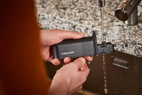 Miniatura 8 de Fiskars, Afilador de cuchillos con piedra de afilar de cerámica, tamaño único, negro