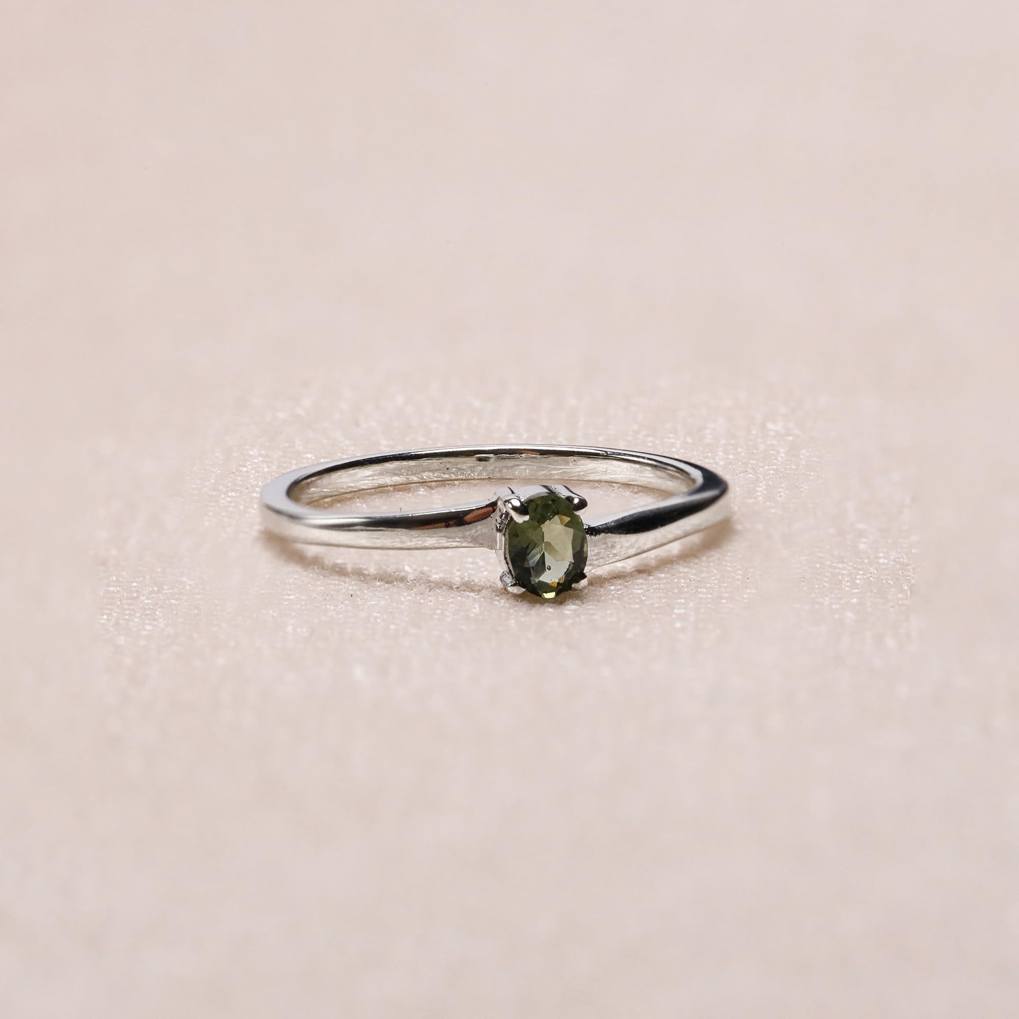 Anillo de compromiso de moldavita en plata de ley 925, joyería bohemia hecha a mano, anillo de promesa étnico para mujer con piedra preciosa natural