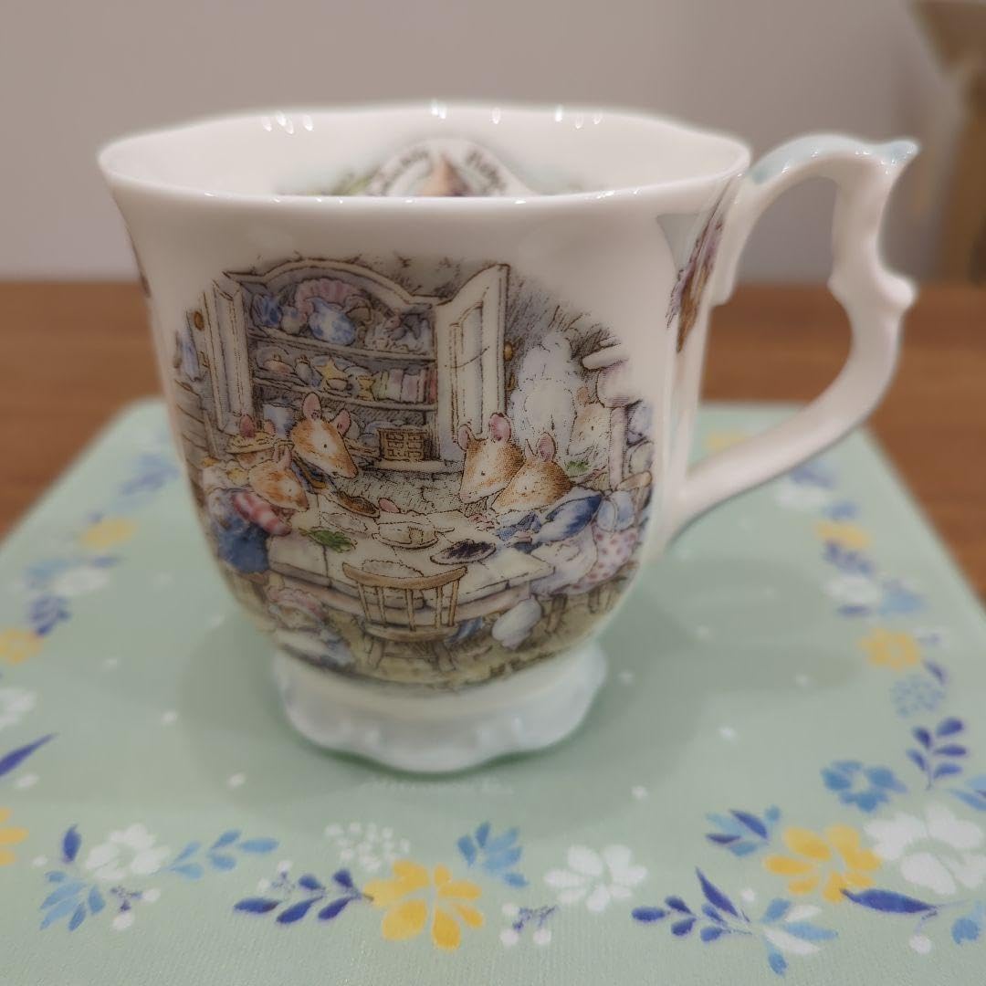 ロイヤルドルトンブランブリーヘッジDining By the sea