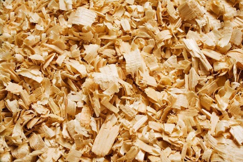 Genérico Viruta de Madera para Mascotas, Gallinas, Aves de Corral y Otras Mascotas 17 Kg - para Aves, Conejos, Caballos - 100% Natural - Absorbente Evita Parásitos - Sustituto Serrín de Mascotas.