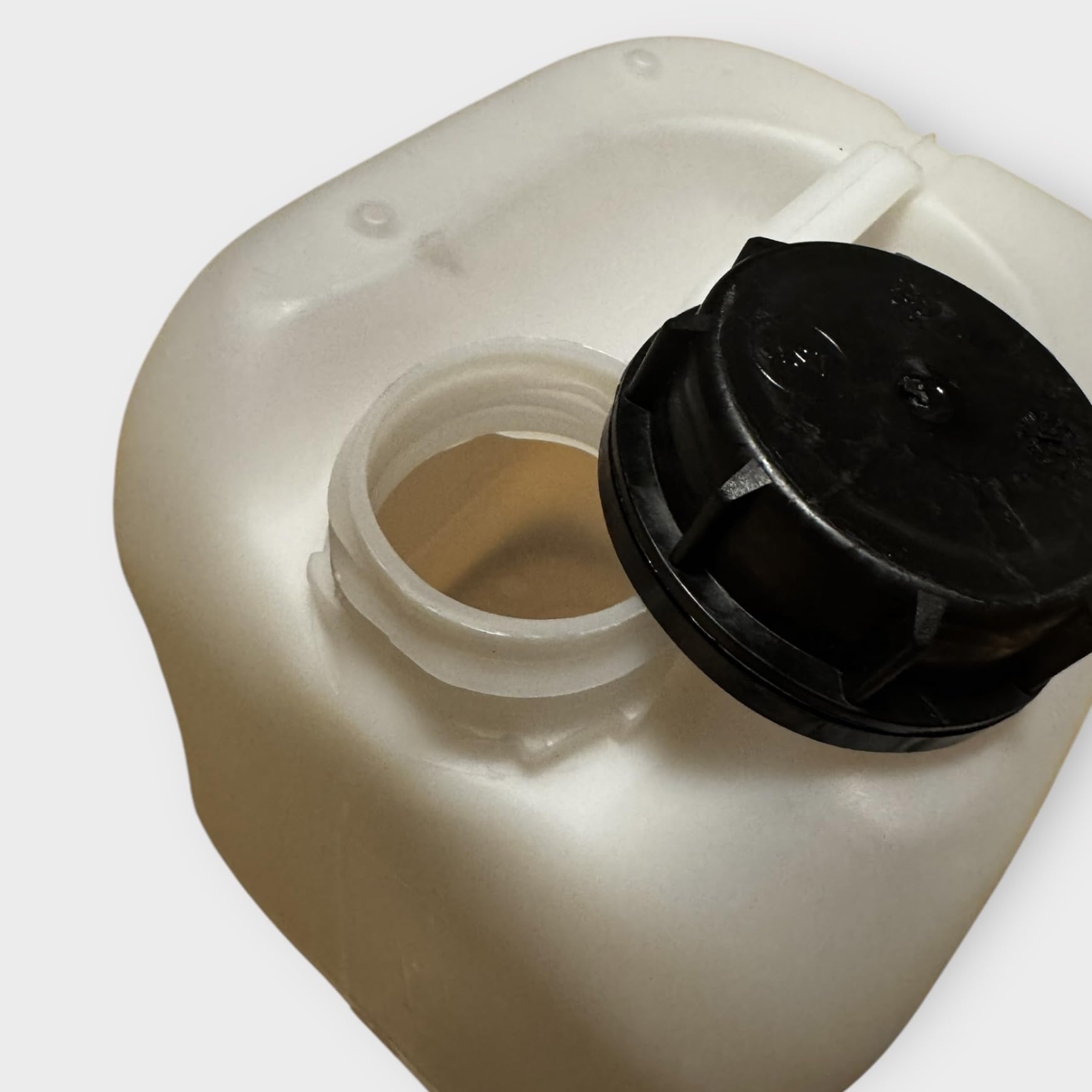Lot de 5 x Jerrican Bidon Plastique 5 L litres avec Bouchon Étanche et 1 Robinet Verseur– Idéal pour Liquides Alimentaires et Techniques – Durable et Réutilisable
