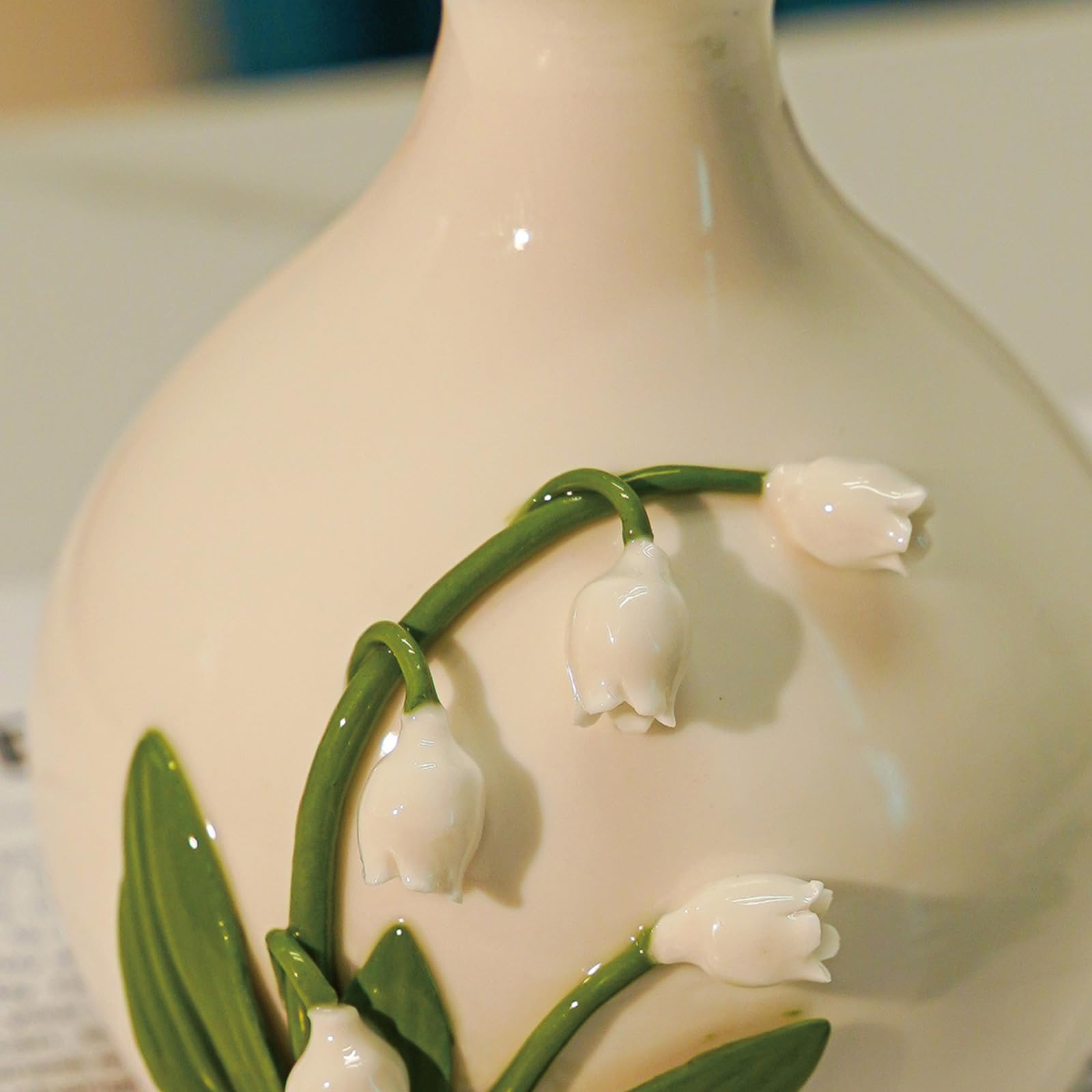Dispensador de jabón de cerámica con Relieve Floral, Botella de de loción de baño, decoración de mostrador de Flores de Valle para Lavabo, baño de Invitados, dispensador de jabón de de