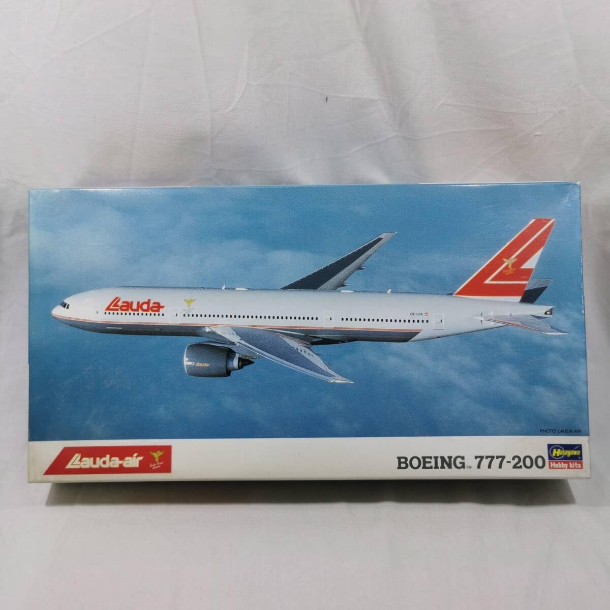 Amazon.co.jp: 1/200 ハセガワ ボーイング BOEING 777-200 ラウダ航空