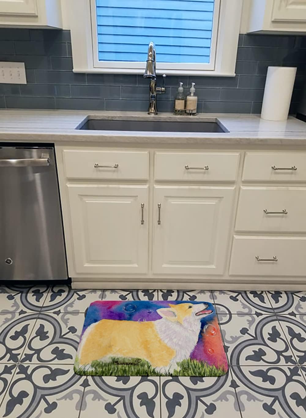 Caroline's Treasures SS8751RUG Corgi Machine Washable Memory Foam Mat, Bathroom Rug, Non-Slip Bath Mat, Durable Thick Washable Rugs for Kitchen, Bathroom Quick Dry, Decorative Artwork,
