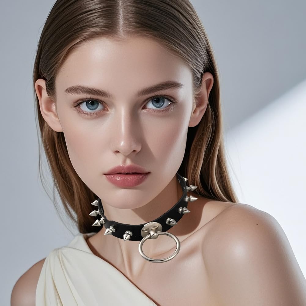 Collier Ras du Cou en Cuir Synthétique avec Pendentif en Forme de O Style Punk Rivets Clous Chaîne Ajustable Style Gothique Noir Style Rock et Motard Idéal pour Un Cadeau d'halloween