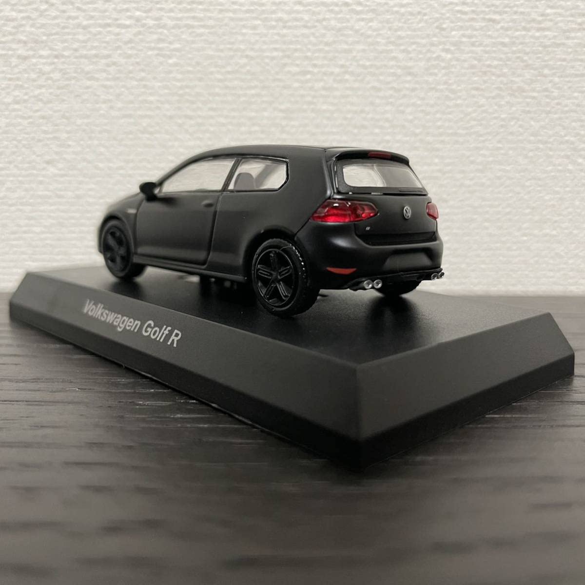 Amazon | 京商1/64 Volkswagen Golf R Matte Black Secret/ミニカー