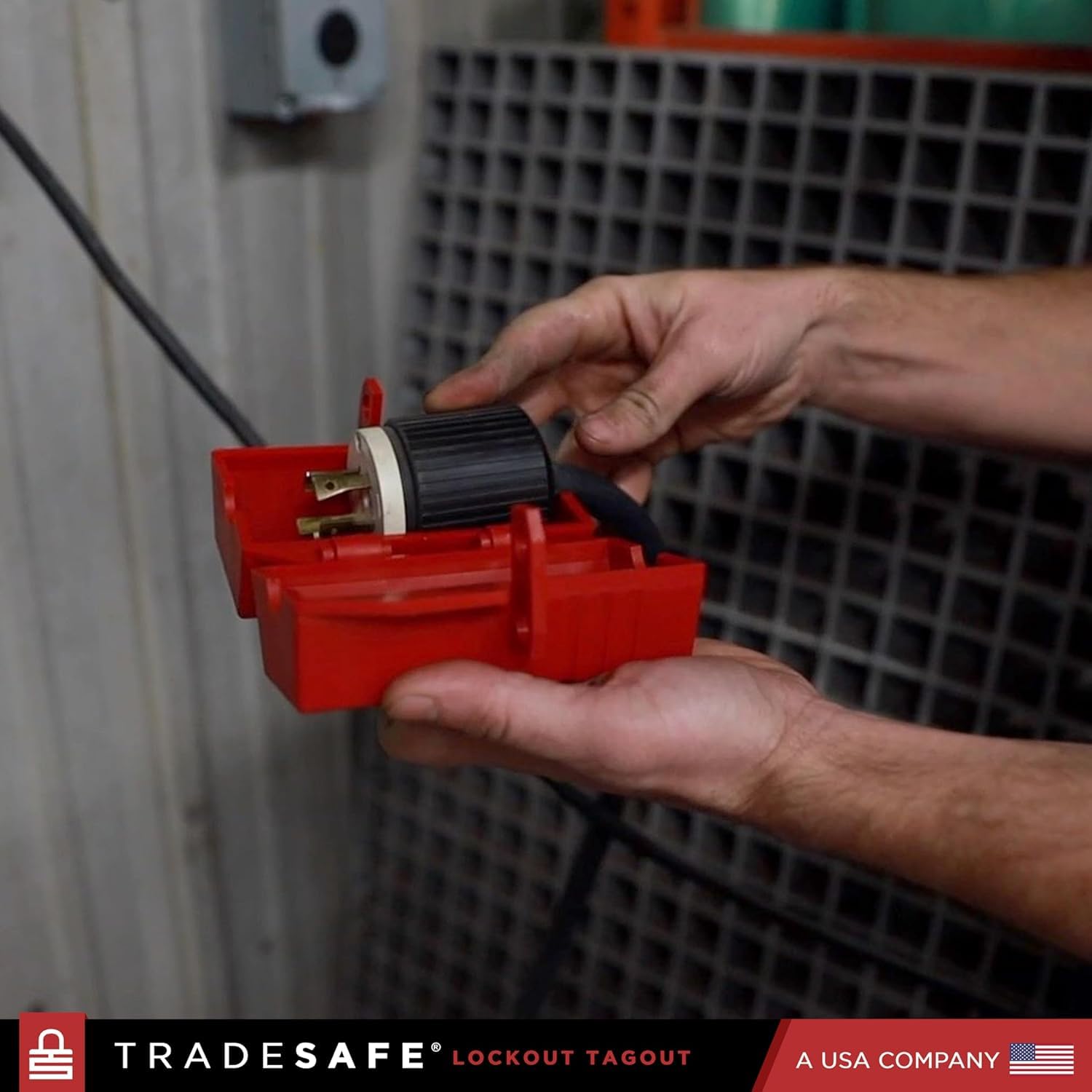 TRADESAFE Kit di blocco elettrico – fermagli, morsetti e interruttori multipolari universali, etichette Loto, blocco spina, set di serrature Loto (2 chiavi per lucchetto) per serrature elettriche