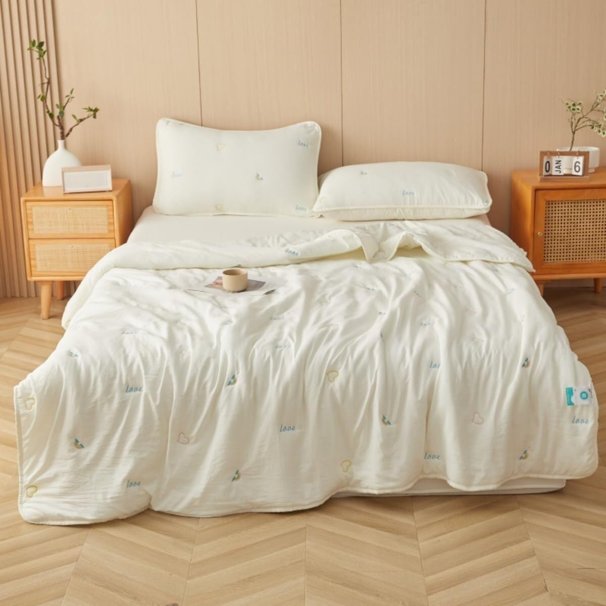 KIJyfgTR Plain-coloured Quilted Bedspread Embroidered Double-sided Quilted Microfibre Bed Blanket (blanket Only)