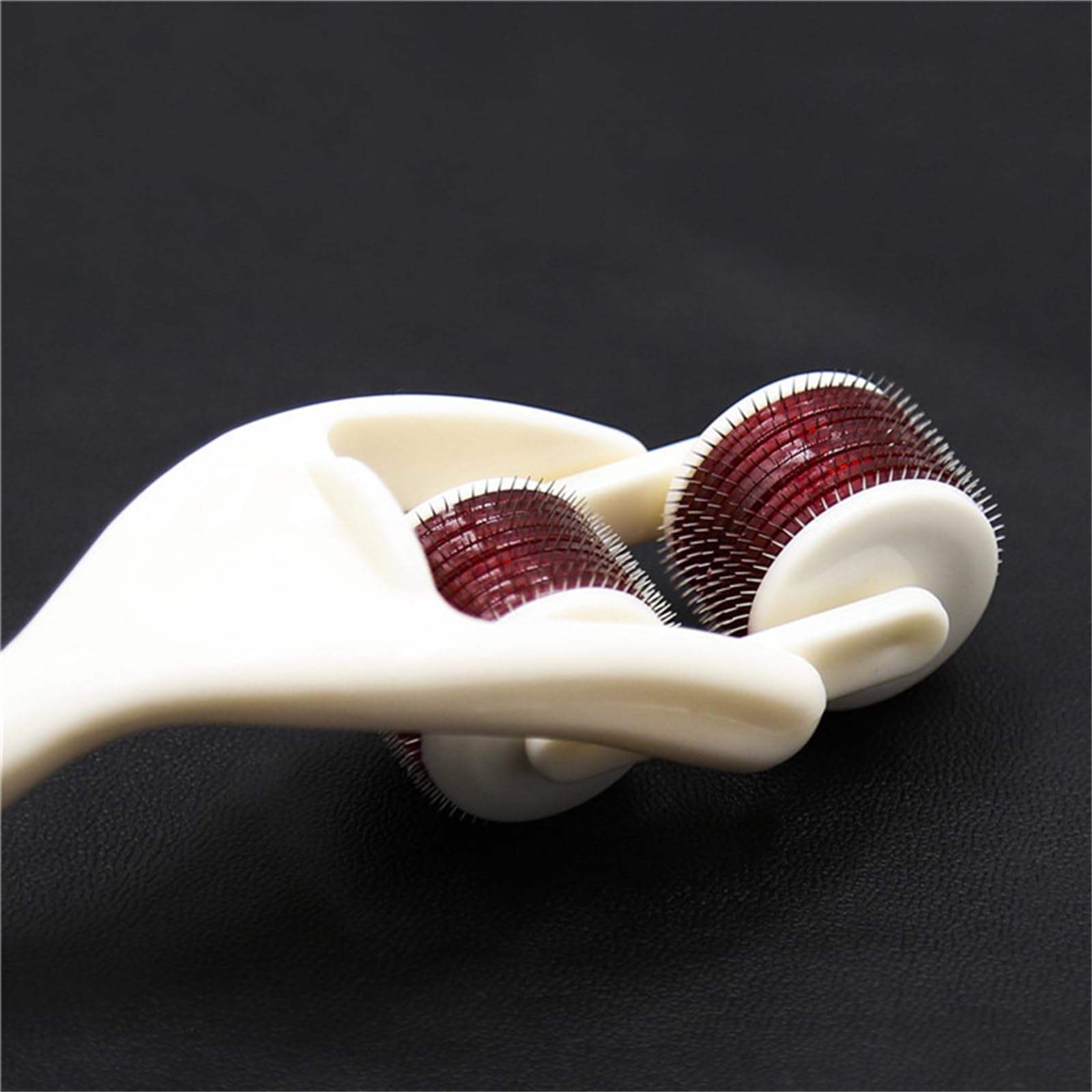 Kit de plumes et de roues à pointes pour jeux sensoriels, outils de chatouillement BDSM pour couples, plume à chatouiller avec roue à piqûres, plume et rouleau de massage à pointes