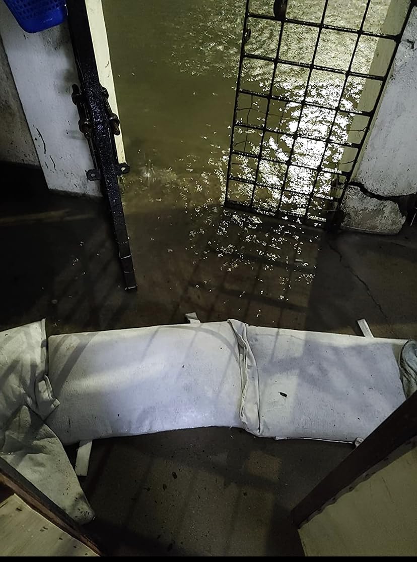 See full amazon price history chart for 400 Gm Swell to 10 Kg Sandless Sandbag Geotextile Emergency Plumbing Flood Control 14"x26" (5) Grey (14x26 Bag x 5 pc) 400 Gm Swell to 10 Kg Sandless Sandbag Geotextile Emergency Plumbing Flood Control 14"x26" (5) Grey (14x26 Bag x 5 pc) (B0C81R22FC) Amazon Price History, Amazon Price Tracker