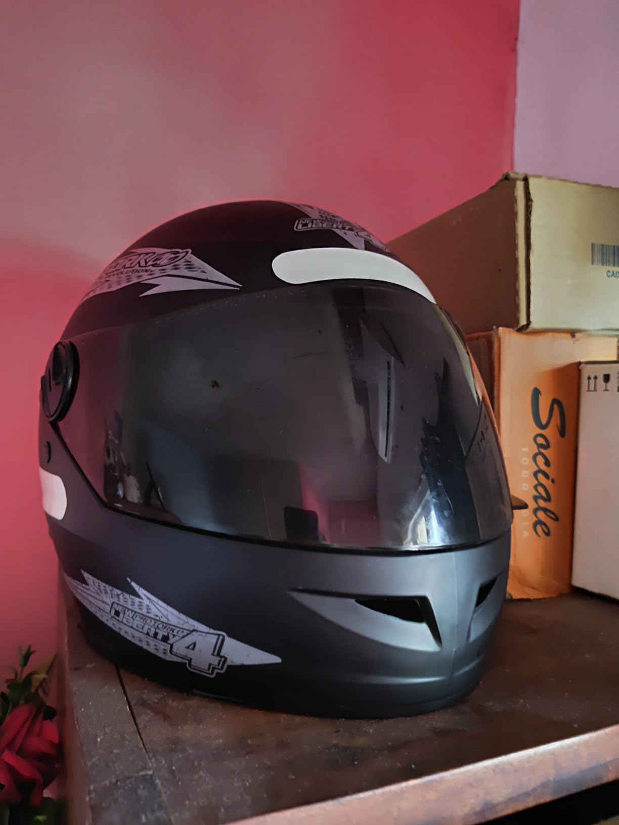 CAPACETE FECHADO PRO TORK NEW LIBERTY 4 SOLID PRETO FOSCO TAM. 60 VIS. FUMÊ