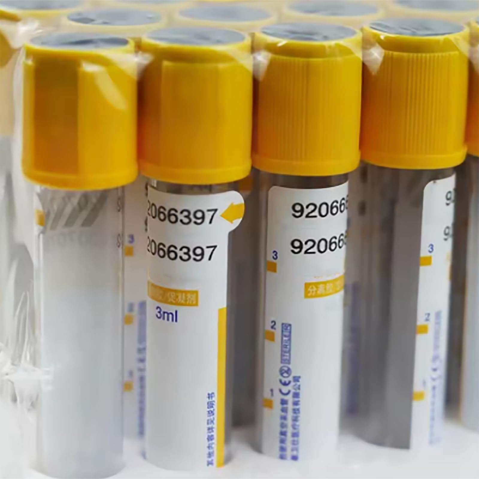 Tubes de prélèvement sanguin jetables sous vide avec gel de séparation et coagulant pour la séparation du sérum et la préparation PRP